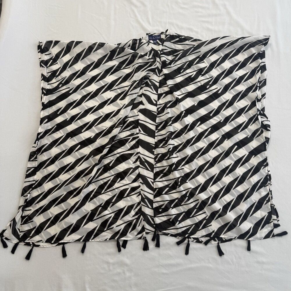 Fig & Vine Kimono Kaftan Beach Cover Up Size Missy Black & White Pom Pom